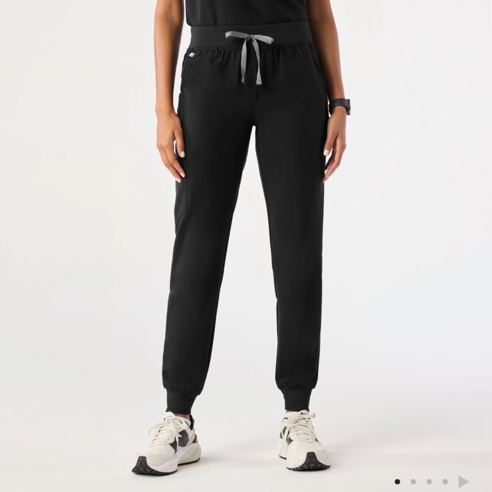 FIGS Zamora Jogger Scrub Pants Black